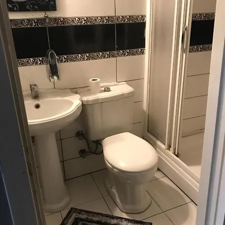 2 Bedroom Apt With Air Con & Sea View 1 Min To Sea Excellent Central Location Marmaris
